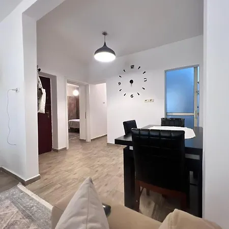 21 Dhjetori *