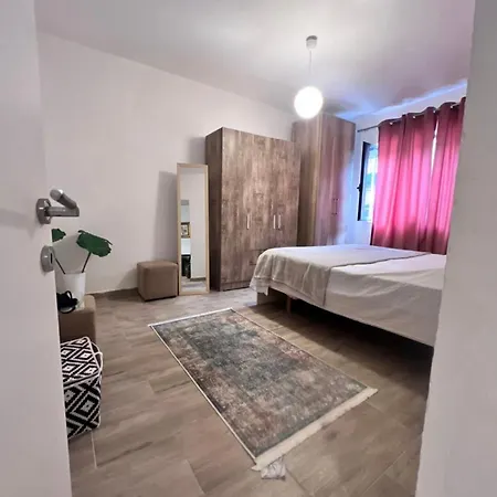 21 Dhjetori * Tirana