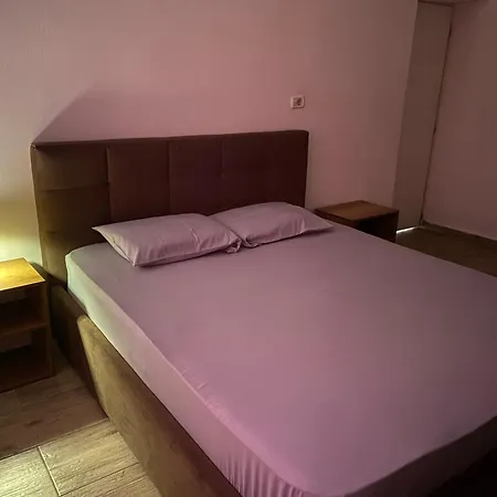 Daire 21 Dhjetori Tiran